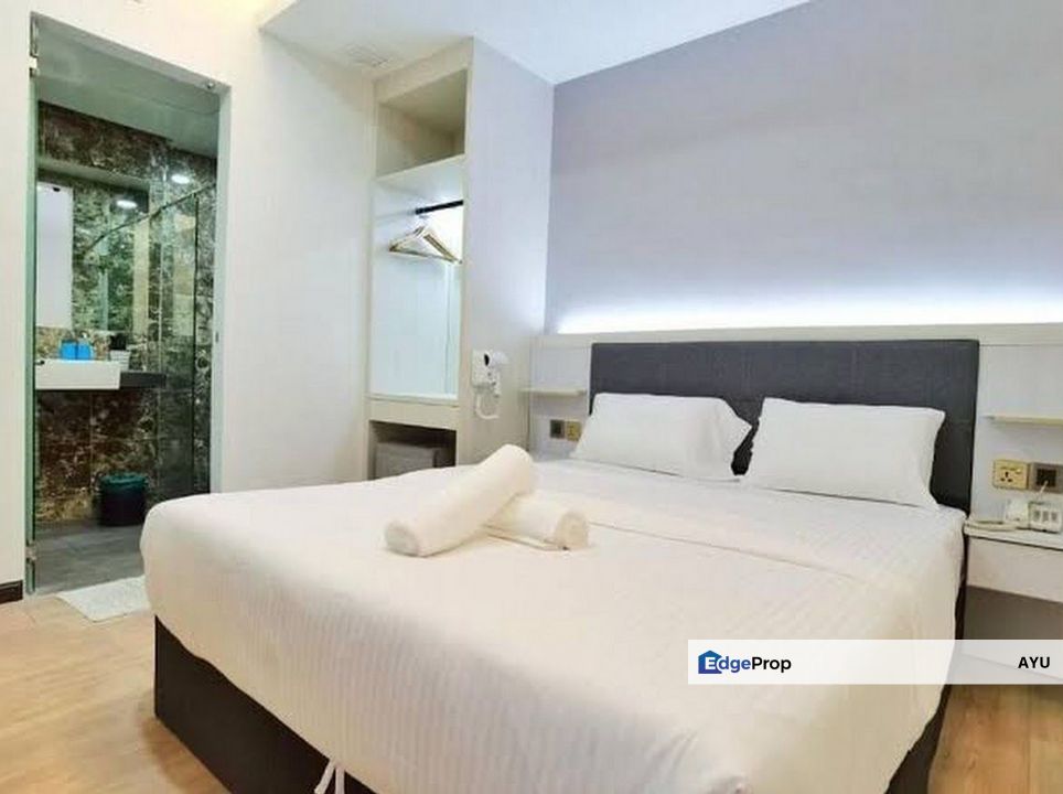 Taman Nusa Bestari Skudai Shop Hotel Intermediate Lot, Johor, 