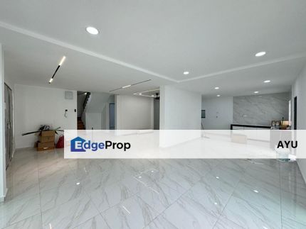 Kampung Mahmoddiah Double Storey Semi D Partially Furnished, Johor, Johor Bahru