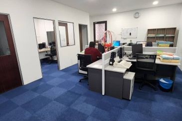 Nong Chik Riverside Kolam Air Three Storey Shop Lot Facing Main Road