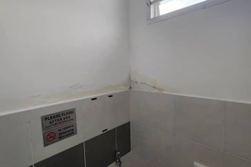 Nong Chik Riverside Kolam Air Three Storey Shop Lot Facing Main Road