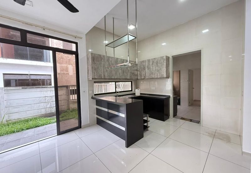 The Canal Garden South, Horizon Hills