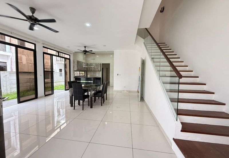 The Canal Garden South, Horizon Hills