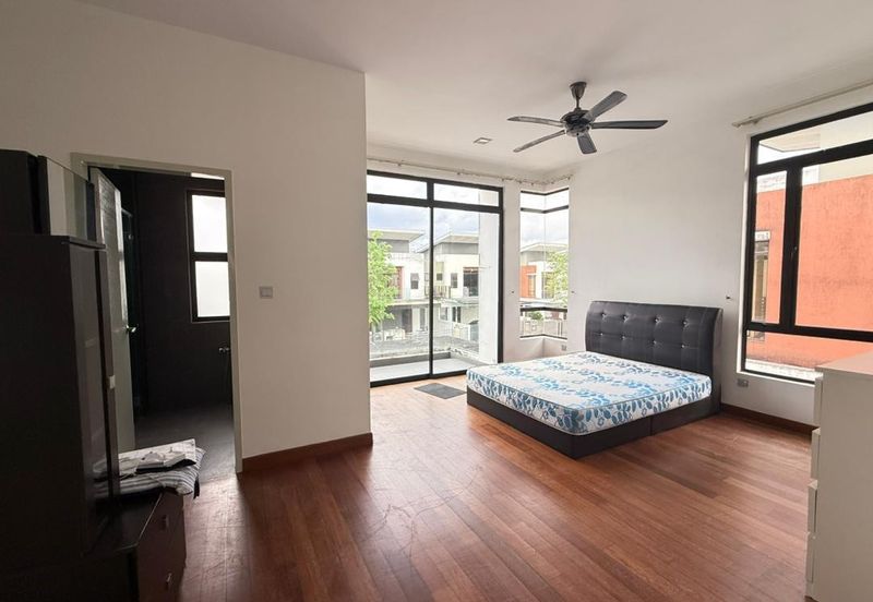 The Canal Garden South, Horizon Hills