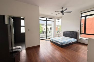 The Canal Garden South, Horizon Hills