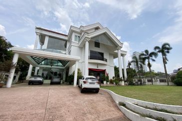 Jalan Stulang Laut 2