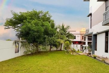 Garden Villa @ Bukit Indah 2