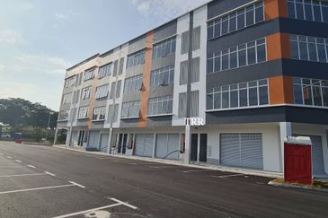 Taman Mount Austin Commercial