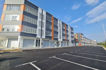 Taman Mount Austin Commercial