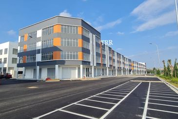 Taman Mount Austin Commercial