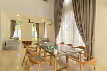 Emerald Bay @ Puteri harbour