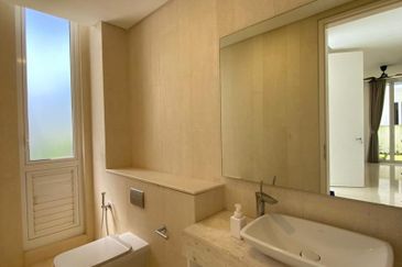 Emerald Bay @ Puteri harbour