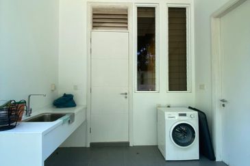 Emerald Bay @ Puteri harbour