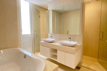 Emerald Bay @ Puteri harbour