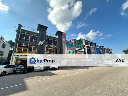 Taman Nusa Bestari Skudai Three Storey Shop Lot End Lot, Johor, 