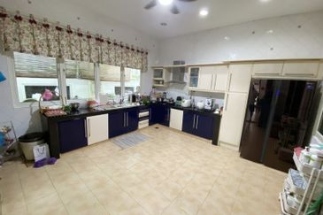 Stulang Laut / Darat