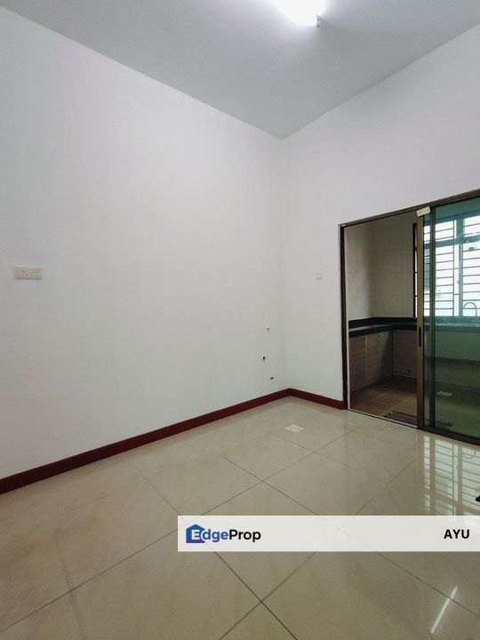 Taman Kempas Utama Double Storey Terrace House Unblock Garden View, Johor, Johor Bahru