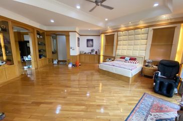 Stulang Laut / Darat