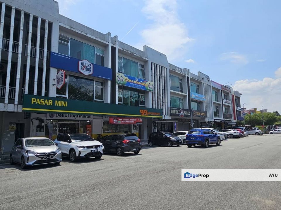 Taman Nusa Idaman Three Storey Shop Lot Facing Main Road Unblock View, Johor, 
