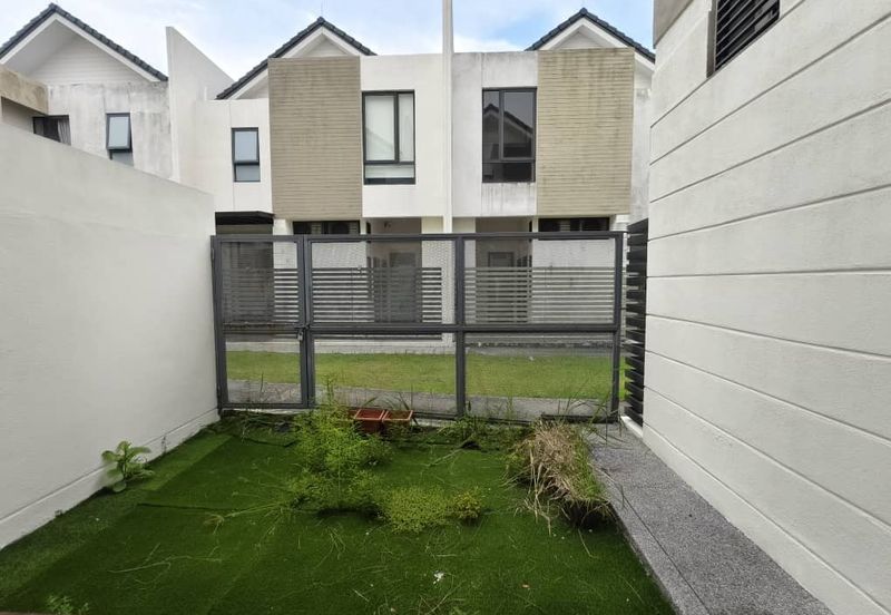 Avira Garden Terraces @ Medini