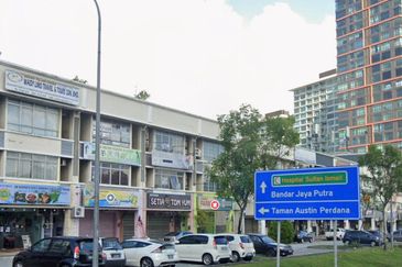 Taman Mount Austin Commercial