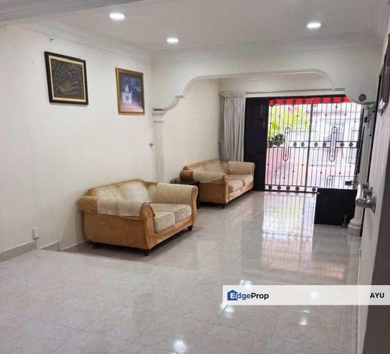Taman Pelangi Jalan Ungu JB Town Double Storey Terrace House, Johor, Johor Bahru