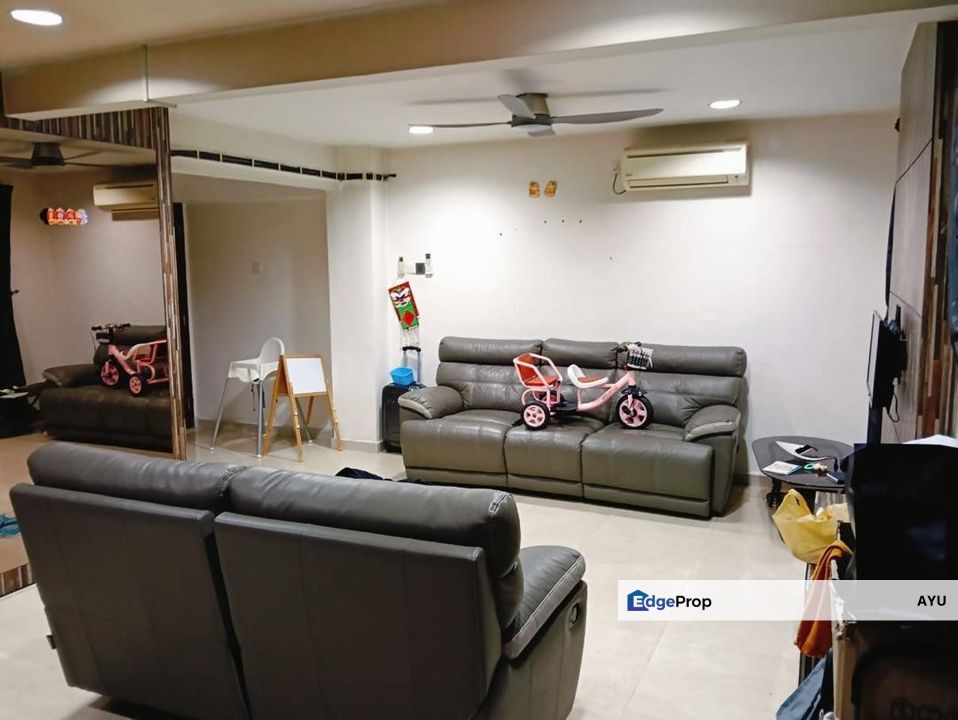 Taman Bukit Jaya Ulu Tiram 2.5 Storey Terrace House Endlot with Land, Johor, Ulu Tiram