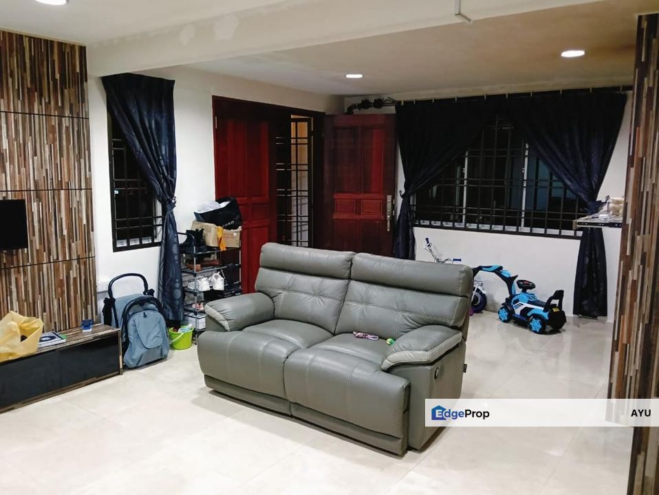 Taman Bukit Jaya Ulu Tiram 2.5 Storey Terrace House Endlot with Land, Johor, Ulu Tiram