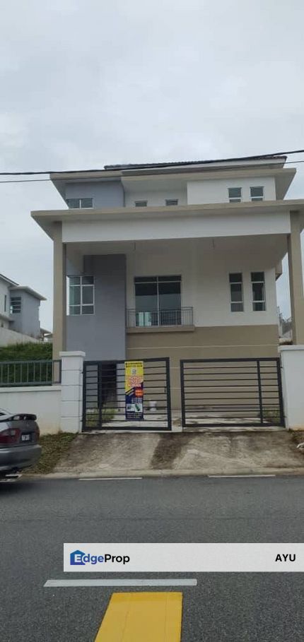 Kulai / Double Storey Bungalow / Gated & Guarded, Johor, Kulai