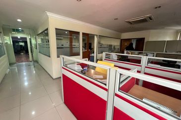 Commercial Bungalow Facing Main Road @ Petaling Jaya Section 13, Selangor