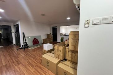 Commercial Bungalow Facing Main Road @ Petaling Jaya Section 13, Selangor