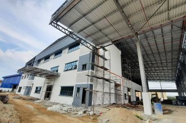 West Port, Pulau Indah