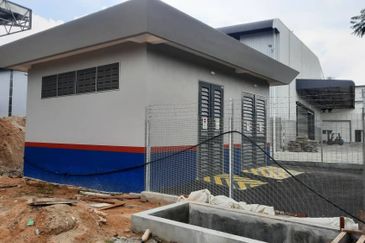 West Port, Pulau Indah