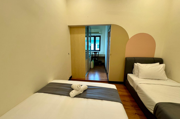 Sell with Short Term Rental Business Subang Jaya SS17 2 Sty Corner House