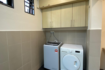 Sell with Short Term Rental Business Subang Jaya SS17 2 Sty Corner House