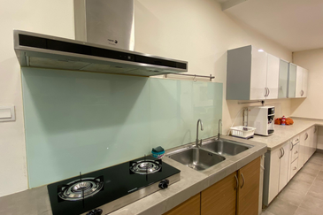 Sell with Short Term Rental Business Subang Jaya SS17 2 Sty Corner House