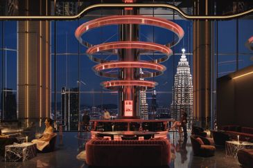 Divine KLCC – Branded Residences | GRR | Dual-Key Flexibility | Malaysia’s Tallest 360° Rooftop Bar