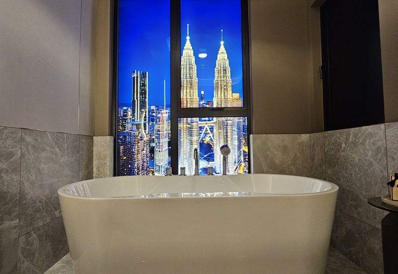 Divine KLCC – Branded Residences | GRR | Dual-Key Flexibility | Malaysia’s Tallest 360° Rooftop Bar