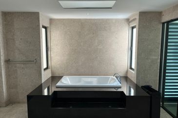 Duta Villa, Setia Alam