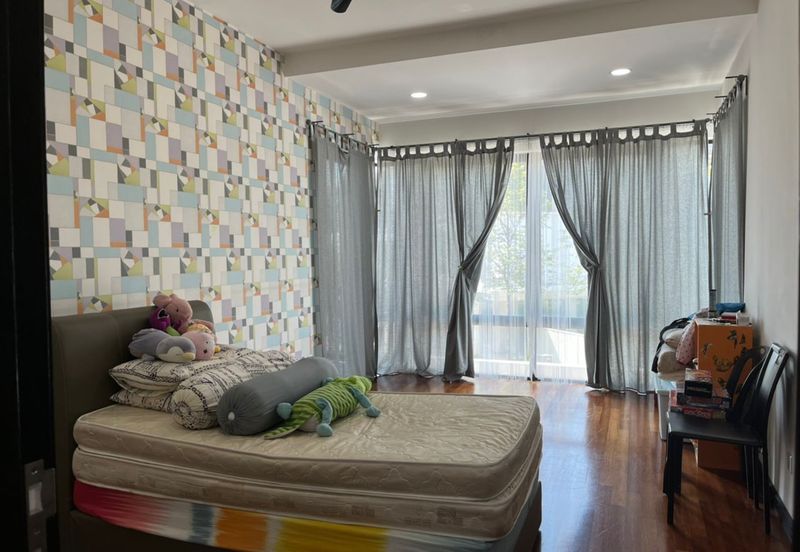 Duta Villa, Setia Alam