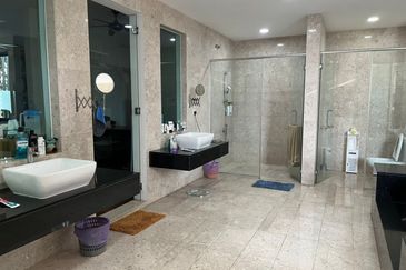 Duta Villa, Setia Alam