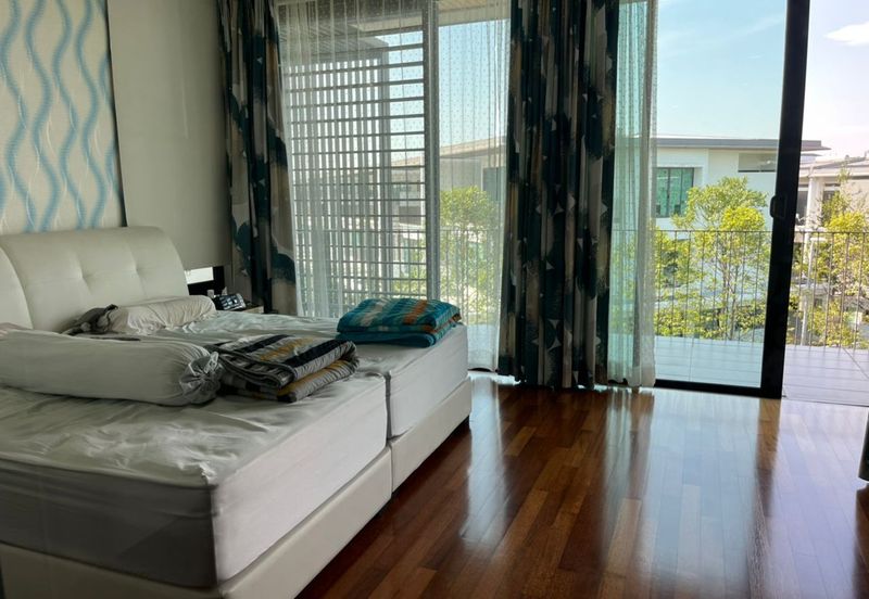 Duta Villa, Setia Alam