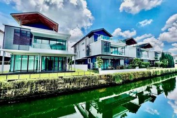 Johor Bahru Permas Jaya Senibong Cove Three Storey Bungalow House for Sale near Aeon Mall Permas Jaya