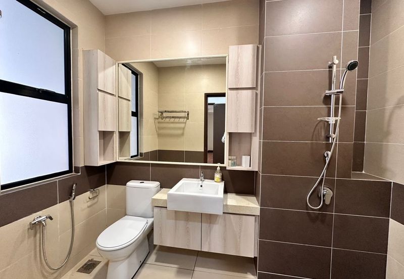 The Canal Garden South, Horizon Hills