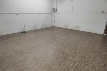 Pusat Perdagangan Danga Utama