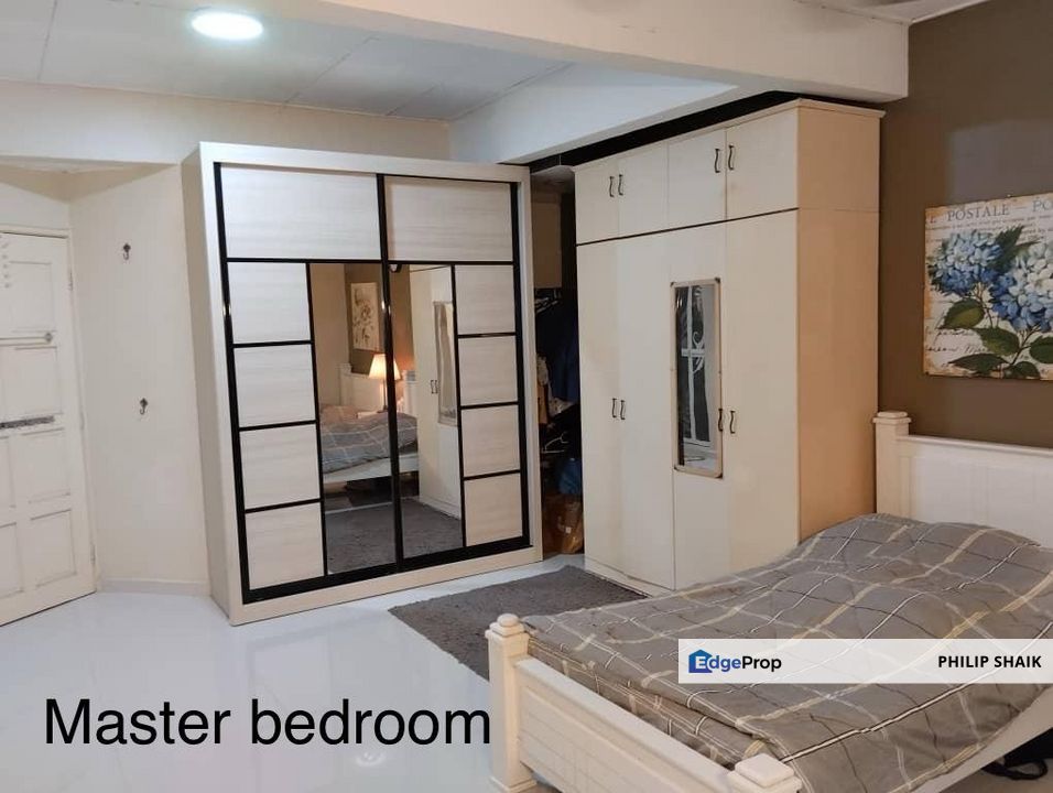 Johor Kulai Fully Renovated 2.5 Storey House for Sale near Indahpura, Bandar Putra IOI, Johor, Kulai