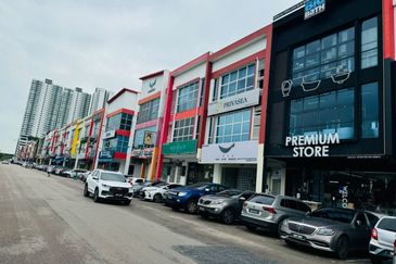 Taman Mount Austin Commercial