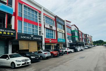 Taman Mount Austin Commercial