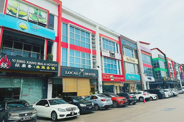 Taman Mount Austin Commercial