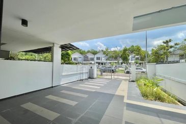 Horizon Hills @ The Green / Double Storey Terrace House