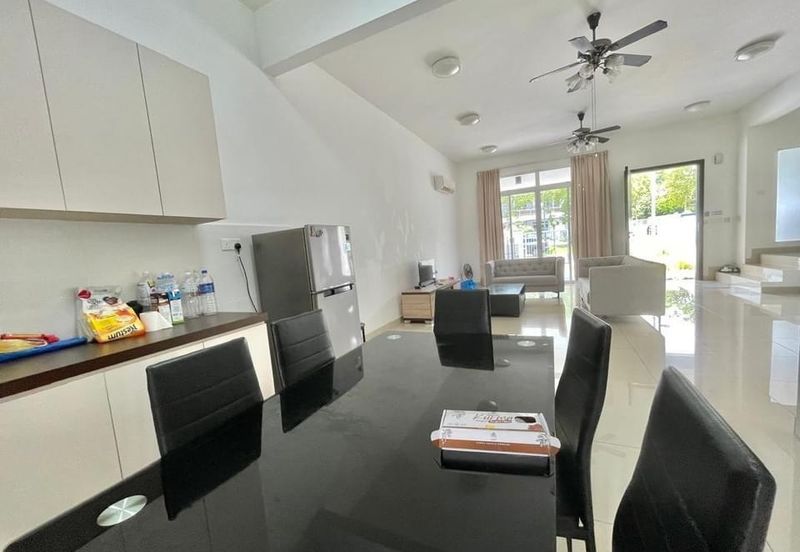 Horizon Hills @ The Green / Double Storey Terrace House